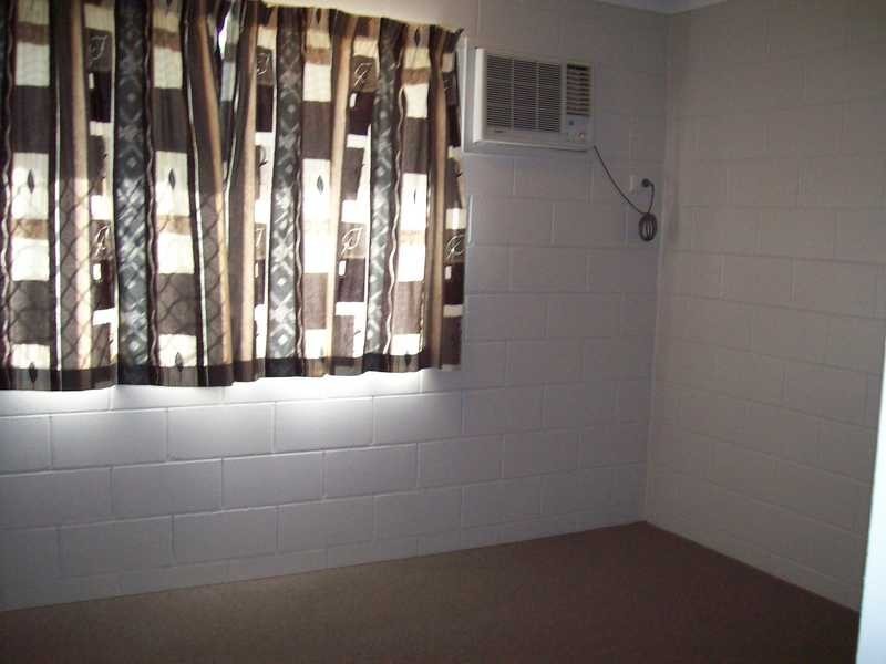 Unit 4/20 Crauford Street, West End QLD 4810
