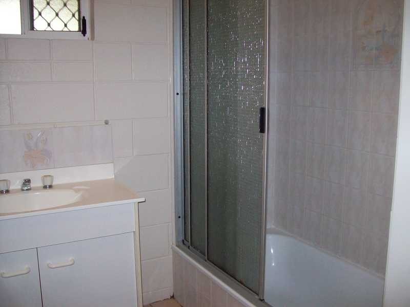 Unit 4/20 Crauford Street, West End QLD 4810