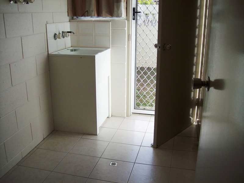 Unit 4/20 Crauford Street, West End QLD 4810
