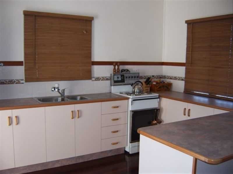 21 Henry Street, West End QLD 4810