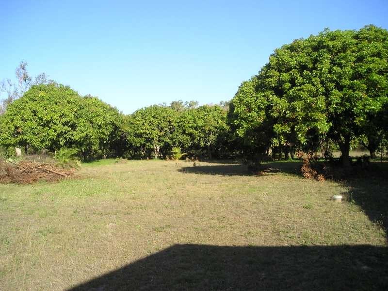 110 Toolakea Beach Rd, Bluewater QLD 4818