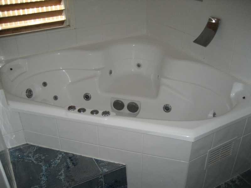 18 Werona Street, Mundingburra QLD 4812