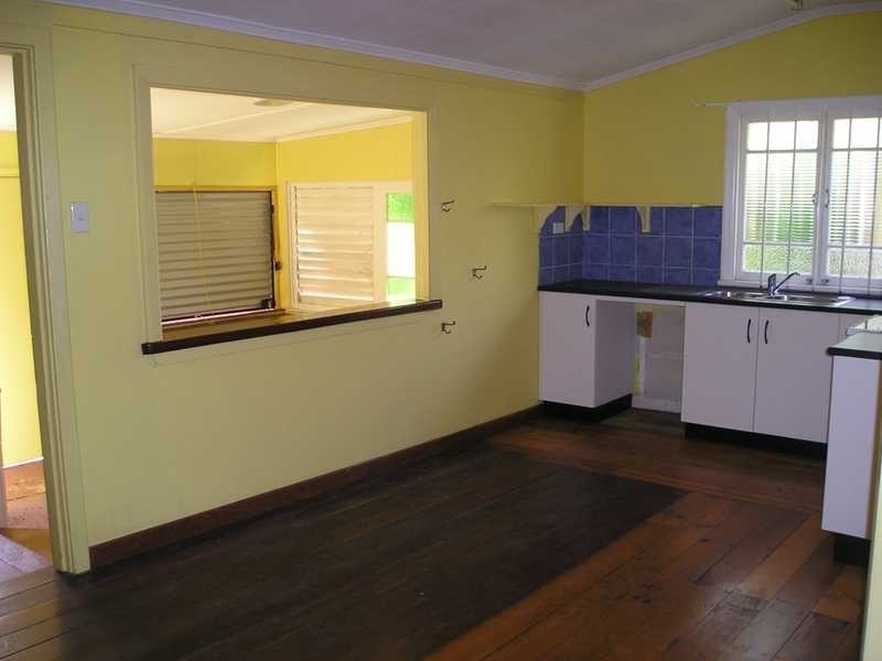 Unit 2/9 Plant Street, West End QLD 4810