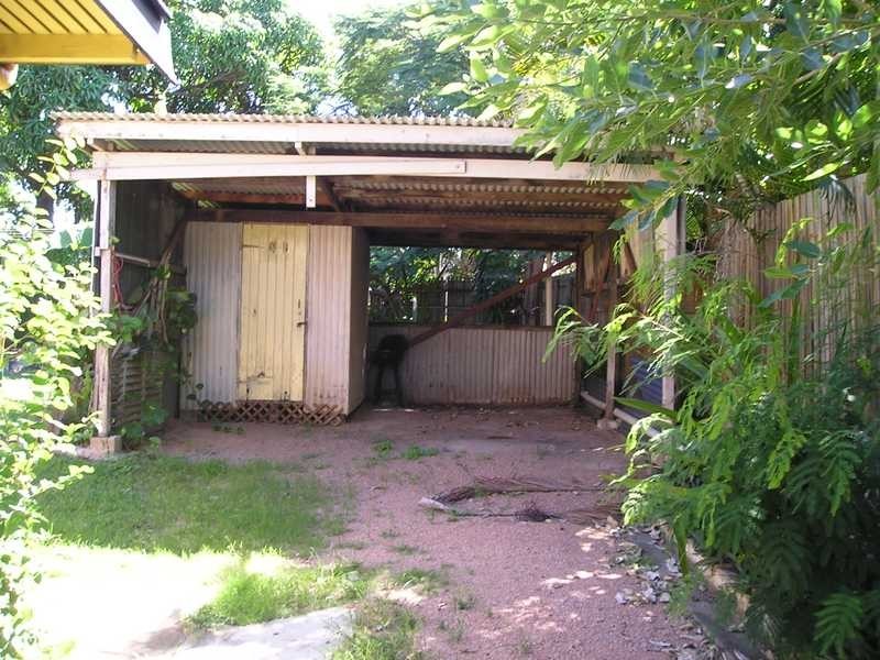 Unit 2/9 Plant Street, West End QLD 4810