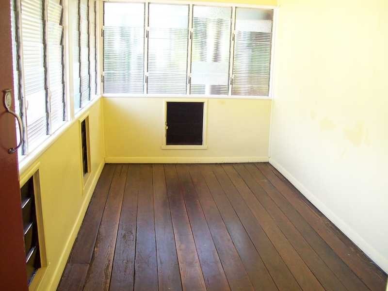 Unit 2/9 Plant Street, West End QLD 4810