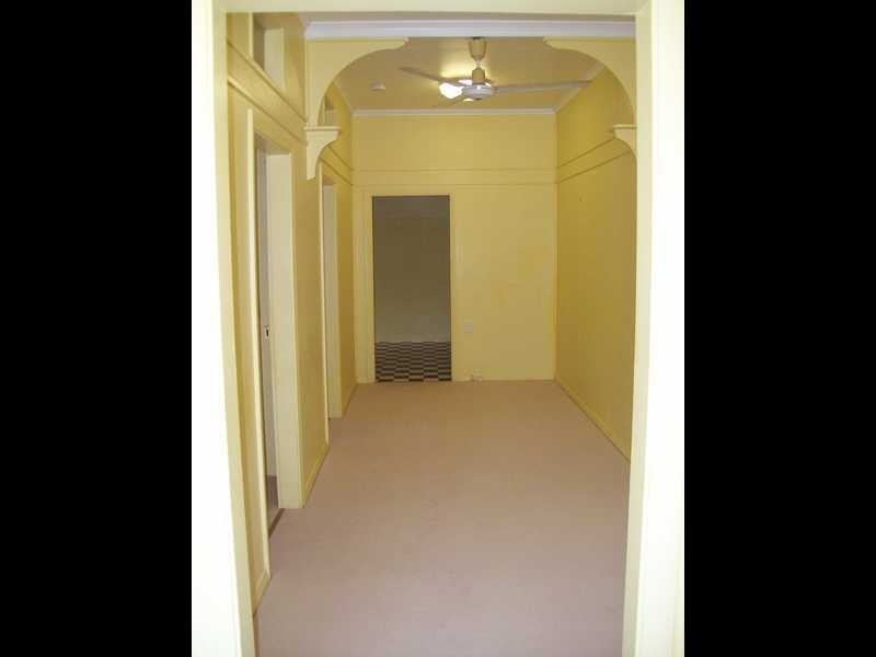 Unit 2/9 Plant Street, West End QLD 4810