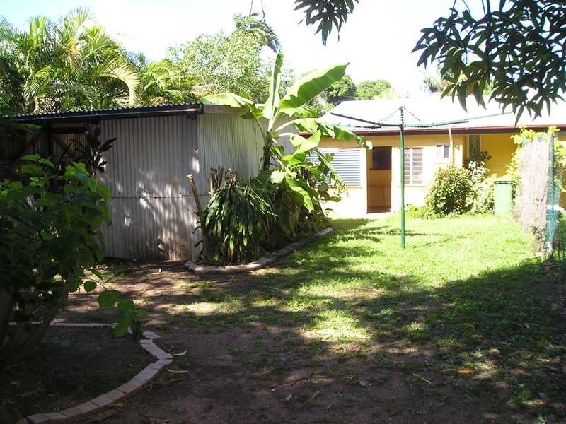 Unit 2/9 Plant Street, West End QLD 4810