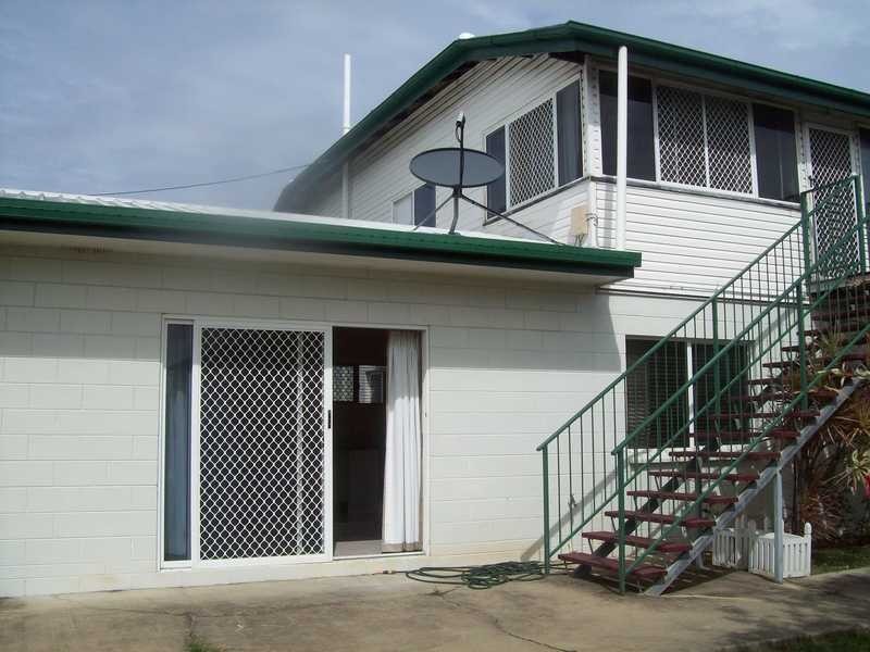 Unit 2/133 Howlett Street, Currajong QLD 4812