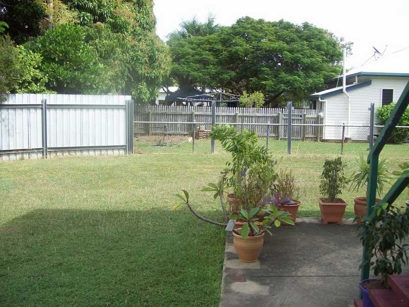 Unit 2/133 Howlett Street, Currajong QLD 4812