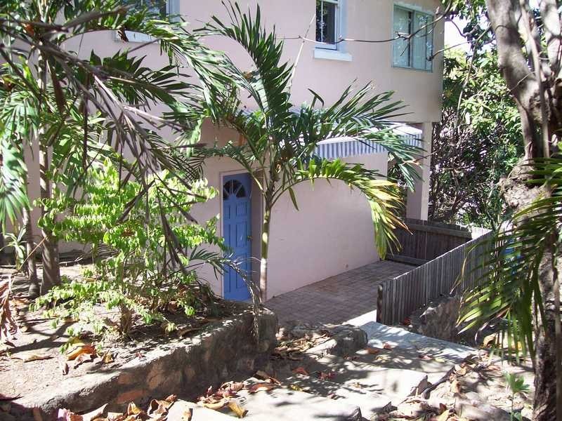 Unit 2/10 Melton Terrace, North Ward QLD 4810