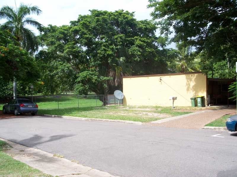 Unit 1/9 Turner Street, Pimlico QLD 4812