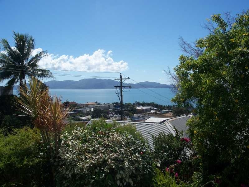 Unit 2/7 Hale Street, North Ward QLD 4810