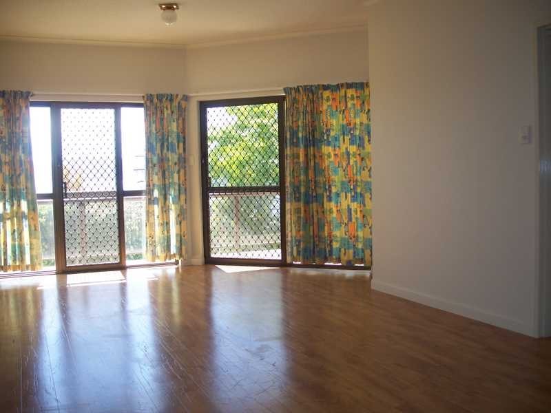 Unit 2/7 Hale Street, North Ward QLD 4810