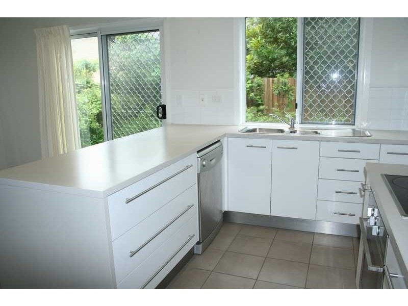 2/15A Hall Street, Northgate QLD 4013