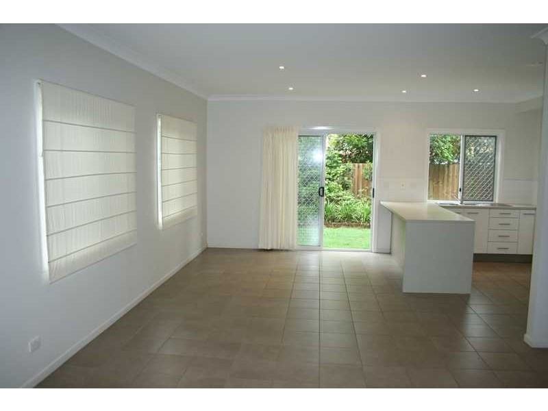 2/15A Hall Street, Northgate QLD 4013