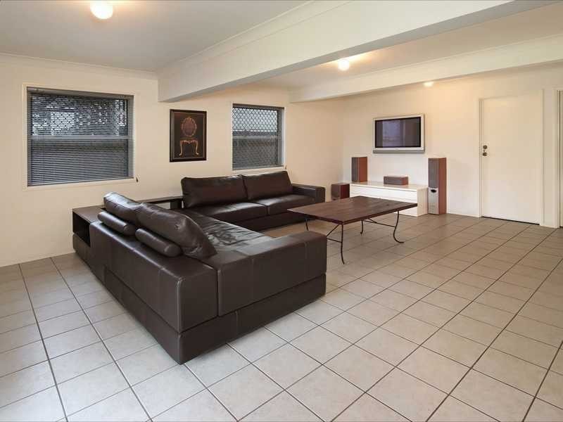 73 Kent Road, Wooloowin QLD 4030