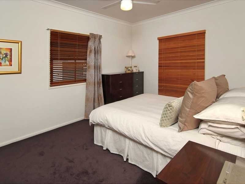 73 Kent Road, Wooloowin QLD 4030