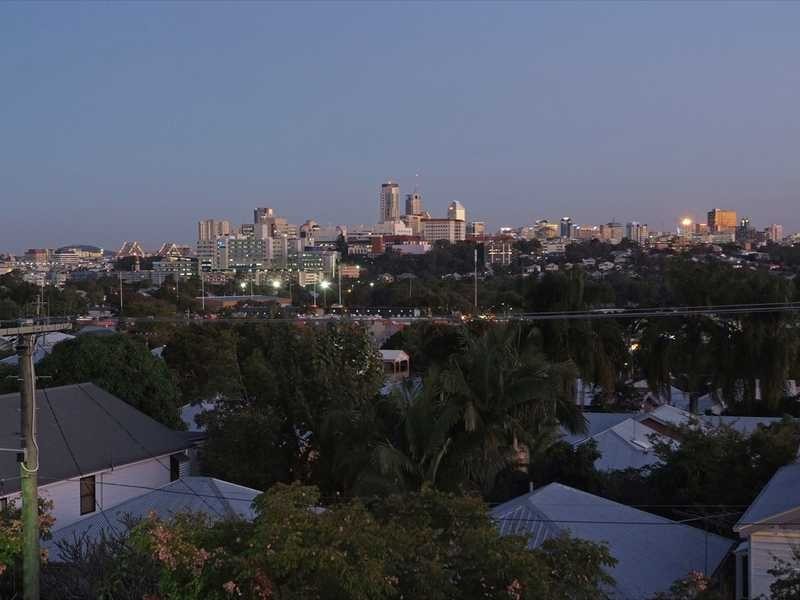 8 Sixth Avenue, Windsor QLD 4030