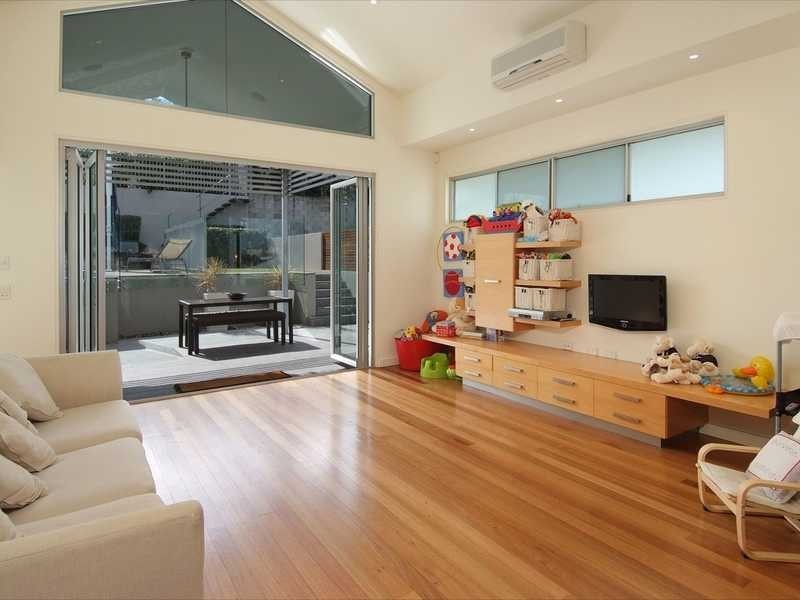 8 Sixth Avenue, Windsor QLD 4030