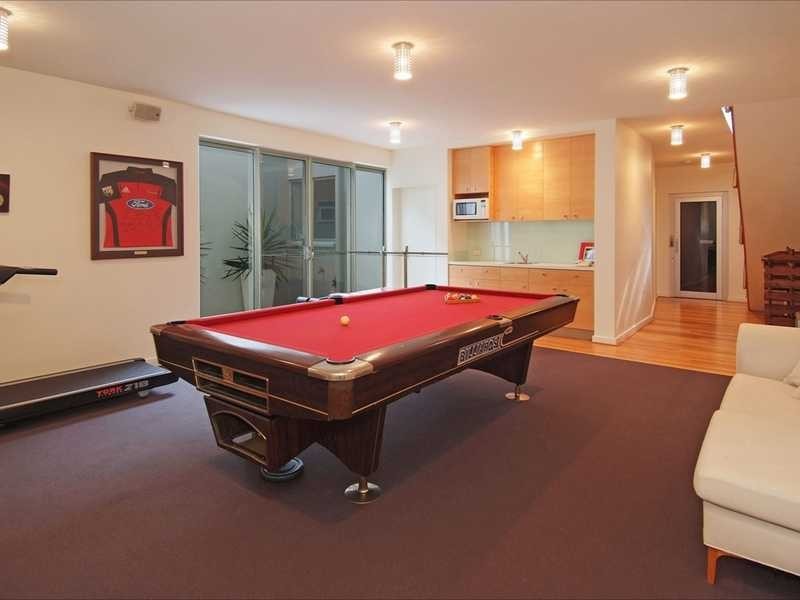 8 Sixth Avenue, Windsor QLD 4030