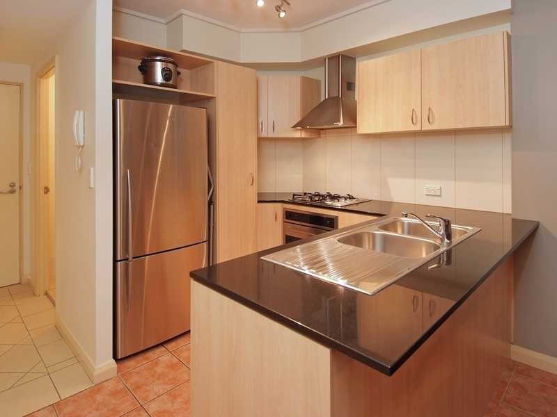 16/9 Sylvan Road, Toowong QLD 4066