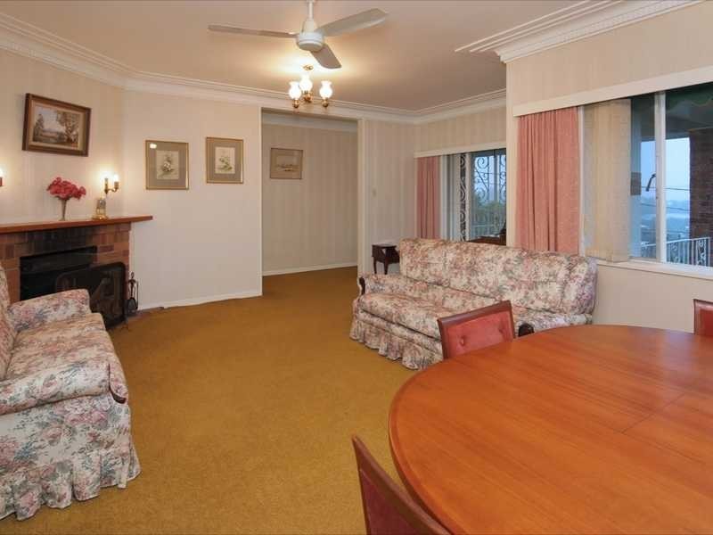 18 Braeside Terrace, Alderley QLD 4051
