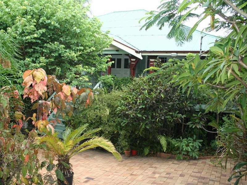 16 Toorak Road, Hamilton QLD 4007