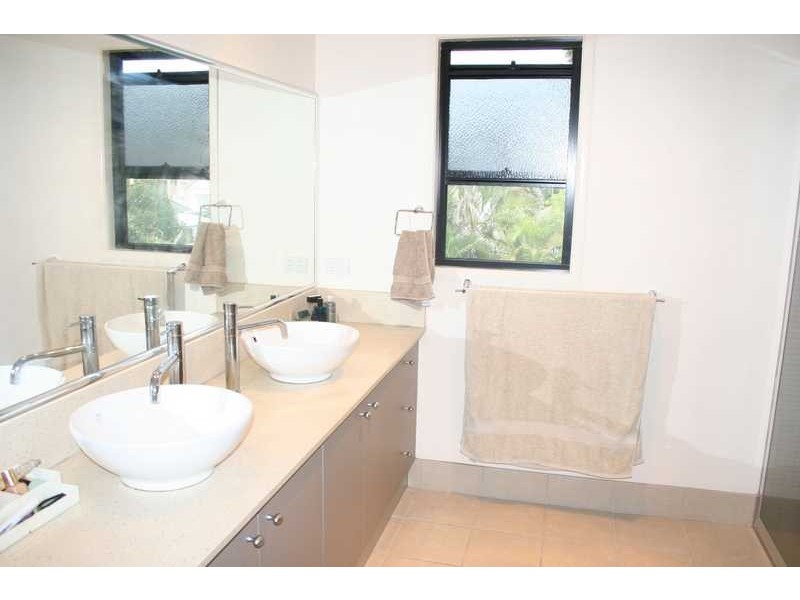 56 Anthony Street, Hamilton QLD 4007