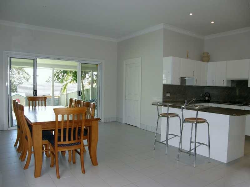 14B Lasseter Avenue, Chifley NSW 2036