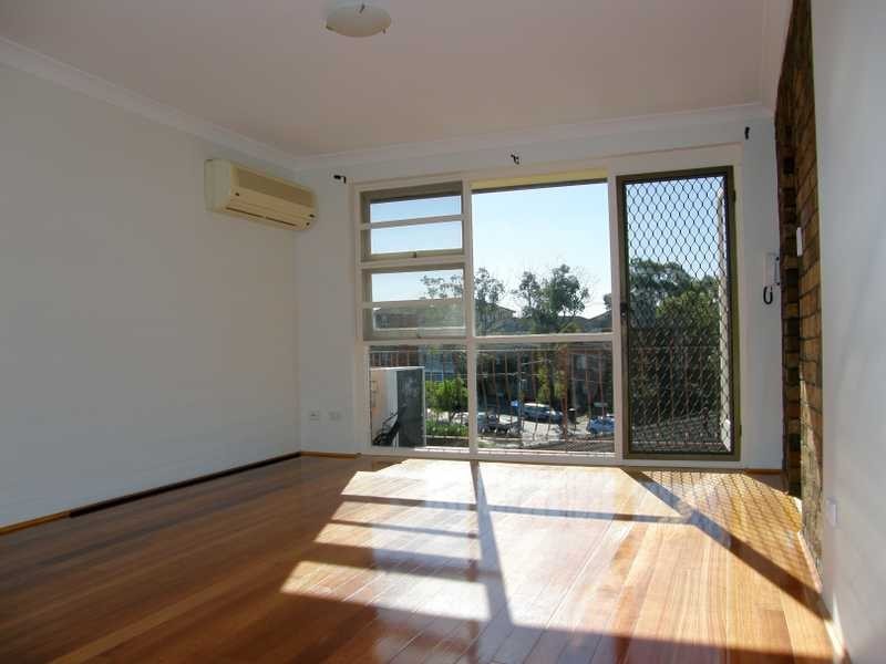 Unit 6/2 Brittain  Crescent, Hillsdale NSW 2036