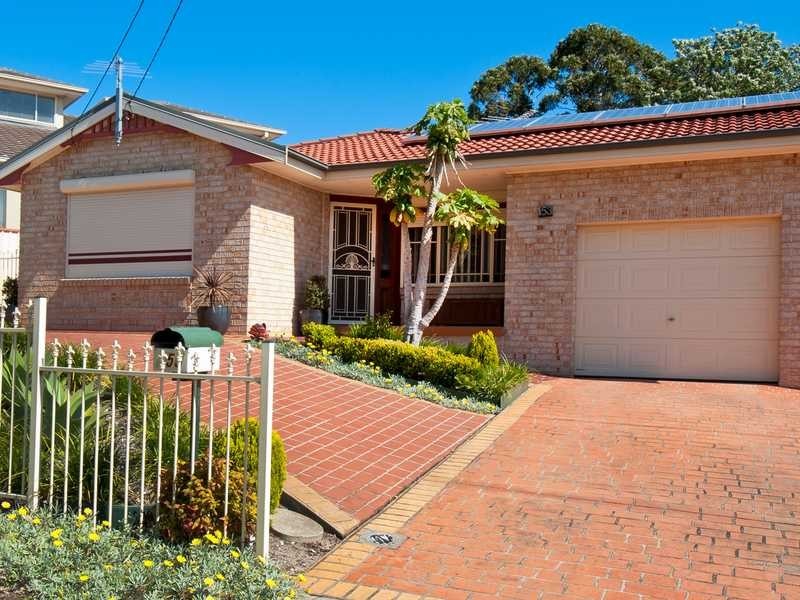 153 Franklin Street, Chifley NSW 2036