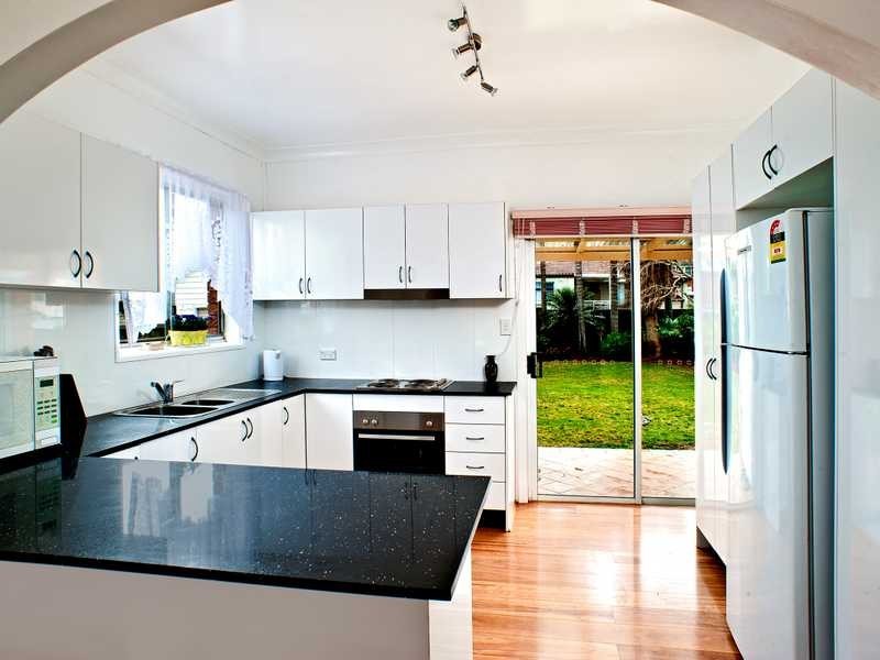 39 Lasseter Avenue, Chifley NSW 2036