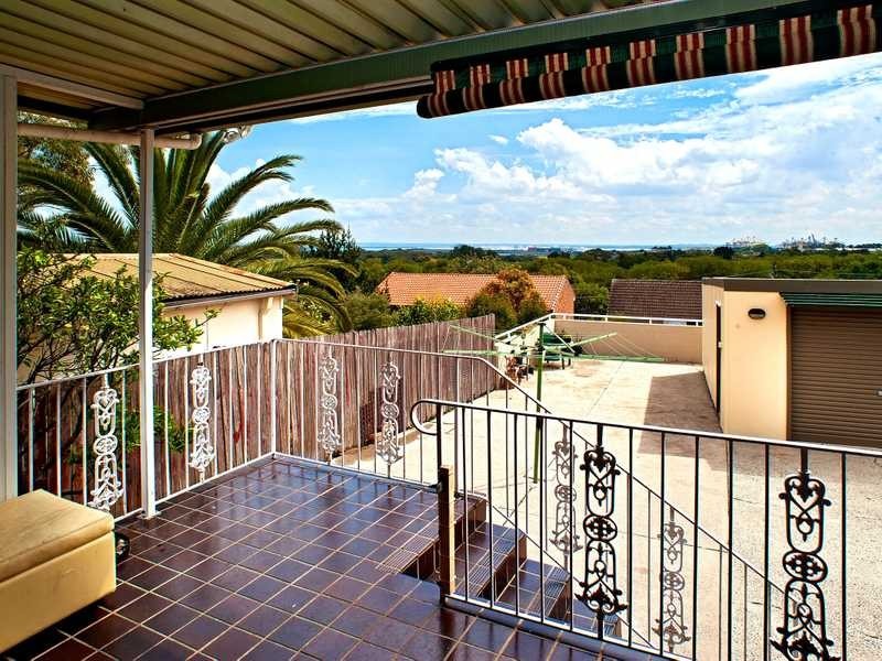 54 Lasseter Avenue, Chifley NSW 2036