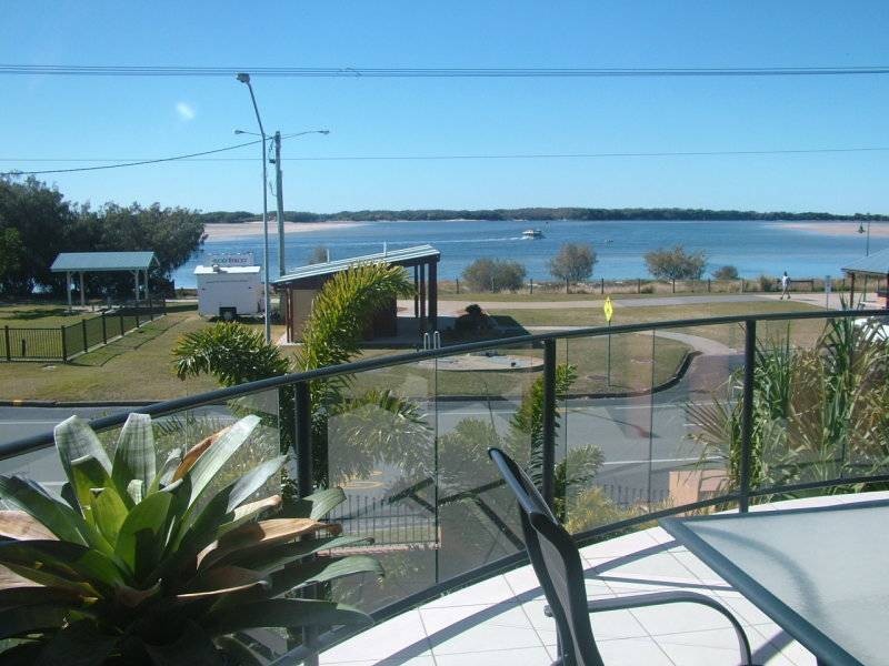 2/40 Golden Beach Esplanade, Golden Beach QLD 4551