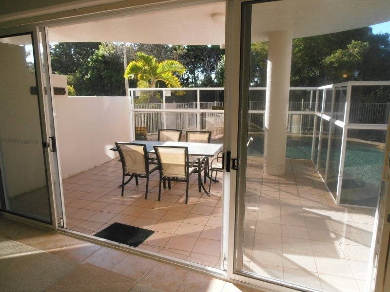 2/5 Hume Parade, Currimundi QLD 4551