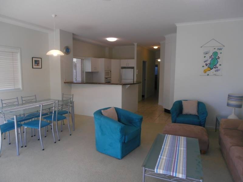 2/5 Hume Parade, Currimundi QLD 4551