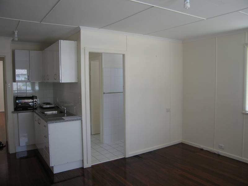 2/87 Landsborough Pde, Golden Beach QLD 4551