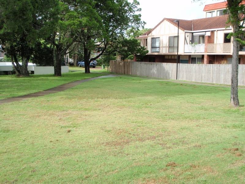 1/71 Landsborough Parade, Golden Beach QLD 4551