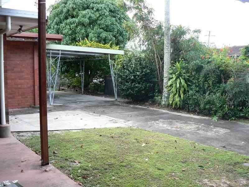 1 Blaxland Street, Golden Beach QLD 4551