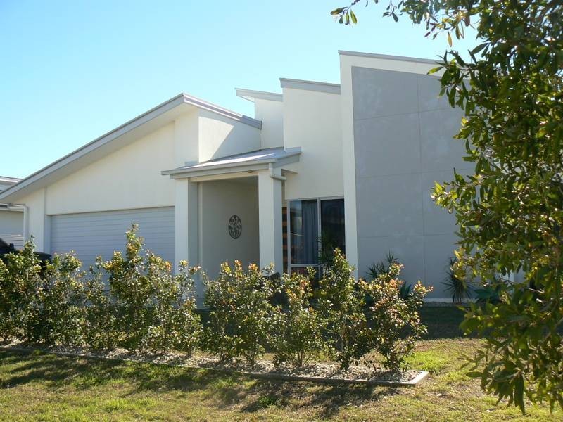 24 Bellanboe Circuit, Pelican Waters QLD 4551