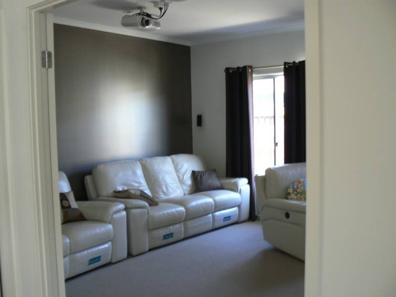 24 Bellanboe Circuit, Pelican Waters QLD 4551