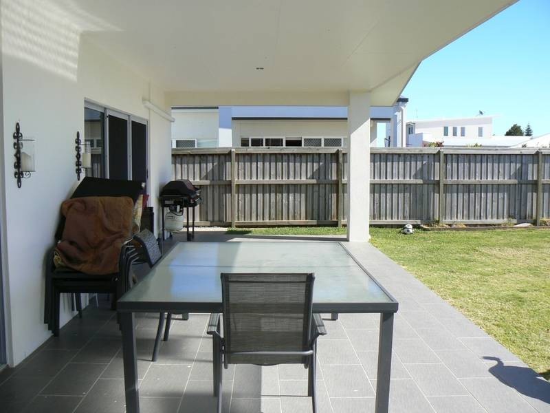 24 Bellanboe Circuit, Pelican Waters QLD 4551