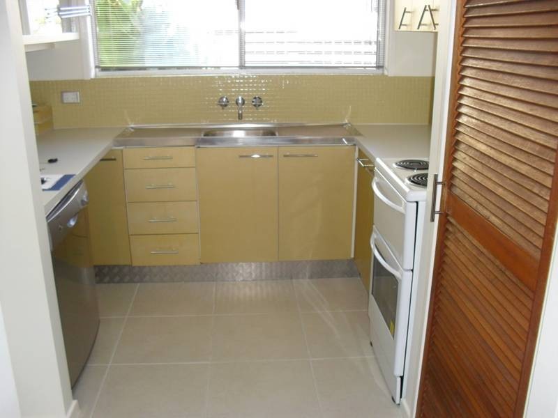 32 Wavell Ave, Golden Beach QLD 4551