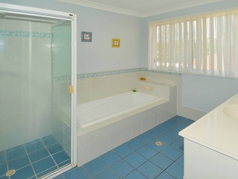 4 Firefly Street, Pelican Waters QLD 4551