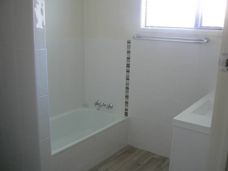 1/10 Wavell Ave, Golden Beach QLD 4551