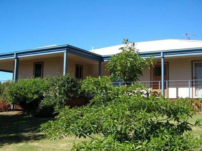 25 Tibrogargan St, Pelican Waters QLD 4551