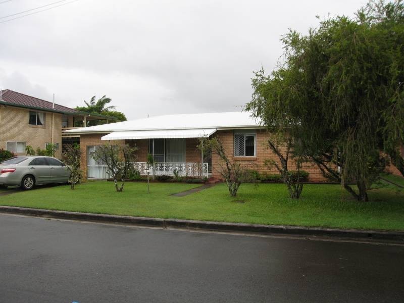 6 Montgomery Cres, Golden Beach QLD 4551