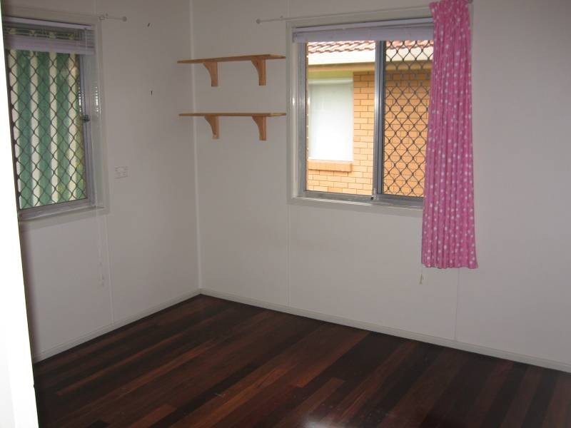 6 Montgomery Cres, Golden Beach QLD 4551