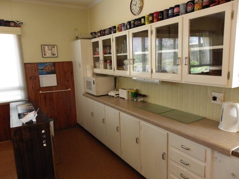 8 Oxley Street, Golden Beach QLD 4551