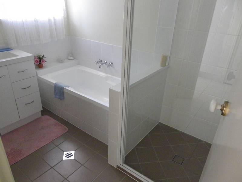 3 Dunk Place, Little Mountain QLD 4551